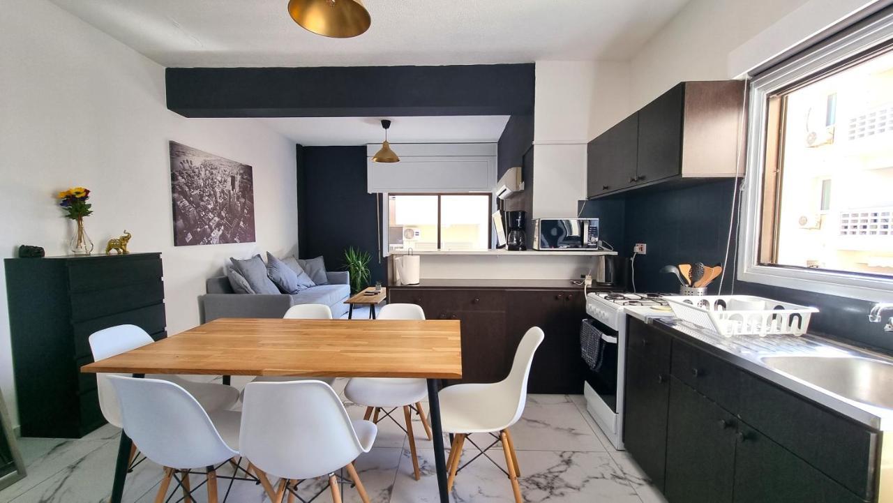 Cozy Beach Apt, Near Airport With 100Mbit Internet Larnaca Exterior photo